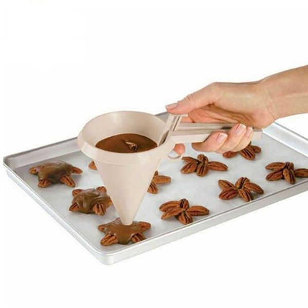Controllable Hand-held Kitchen Funnel