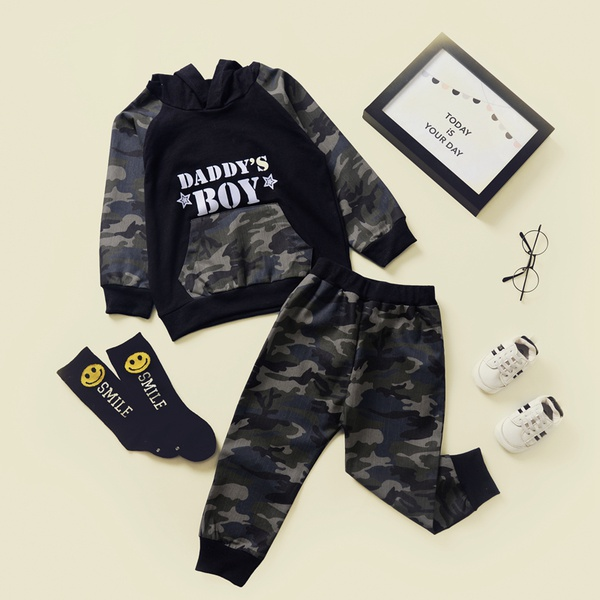 2-piece Baby / Toddler Boy Letter Camouflage Long-sleeve Hooded Top and Pants Set