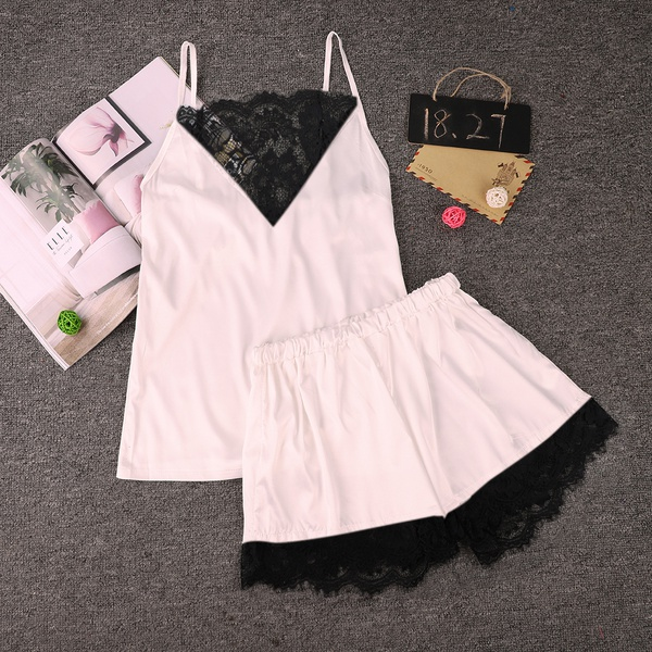 2-piece Lace Collar Backless Camisole and Shorts Pajamas Set
