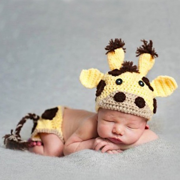 2-piece Cow Design Baby Photography Prop Hat and Diaper Set