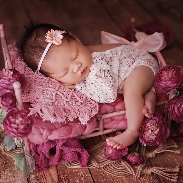 2-piece Baby Photography Prop Lace Bow Jumpsuit and Headband Set