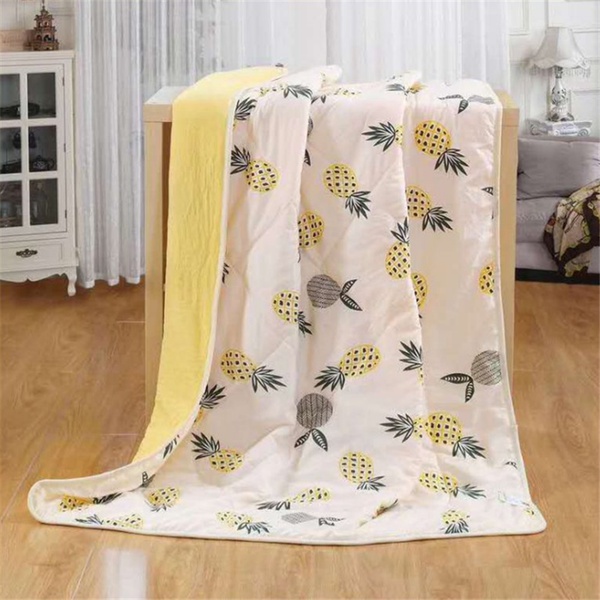 Comfy Pineapple Print Blanket