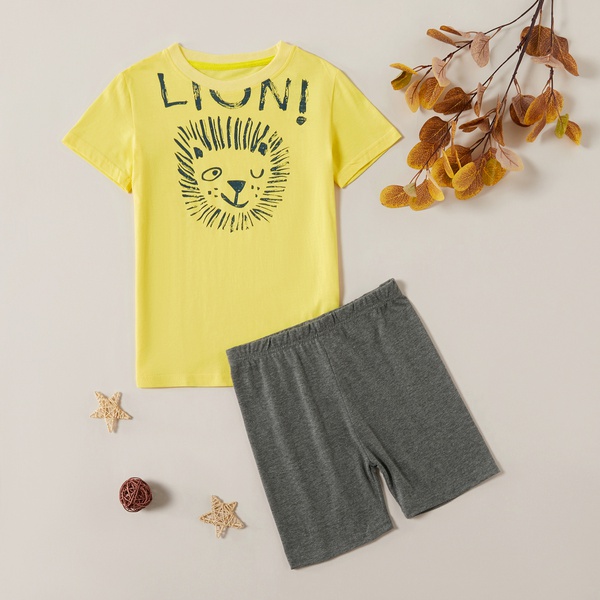 Stylish Cartoon Lion Top and Solid Shorts Set